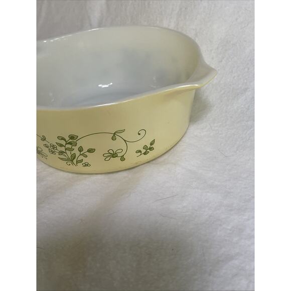 Vintage Pyrex 472-B Yellow Shenandoah 6" Diam Casserole Dish Cinderella Handles - Picture 3 of 7